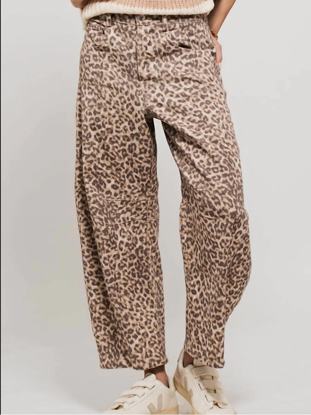 Urban Daizy Leopard Print Barrel Jeans | size small